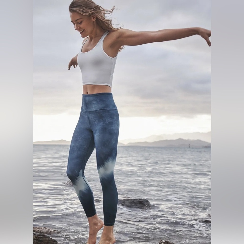 Athleta Elation Watercolor 7/8 Tight Yoga Leggings -  Size XS